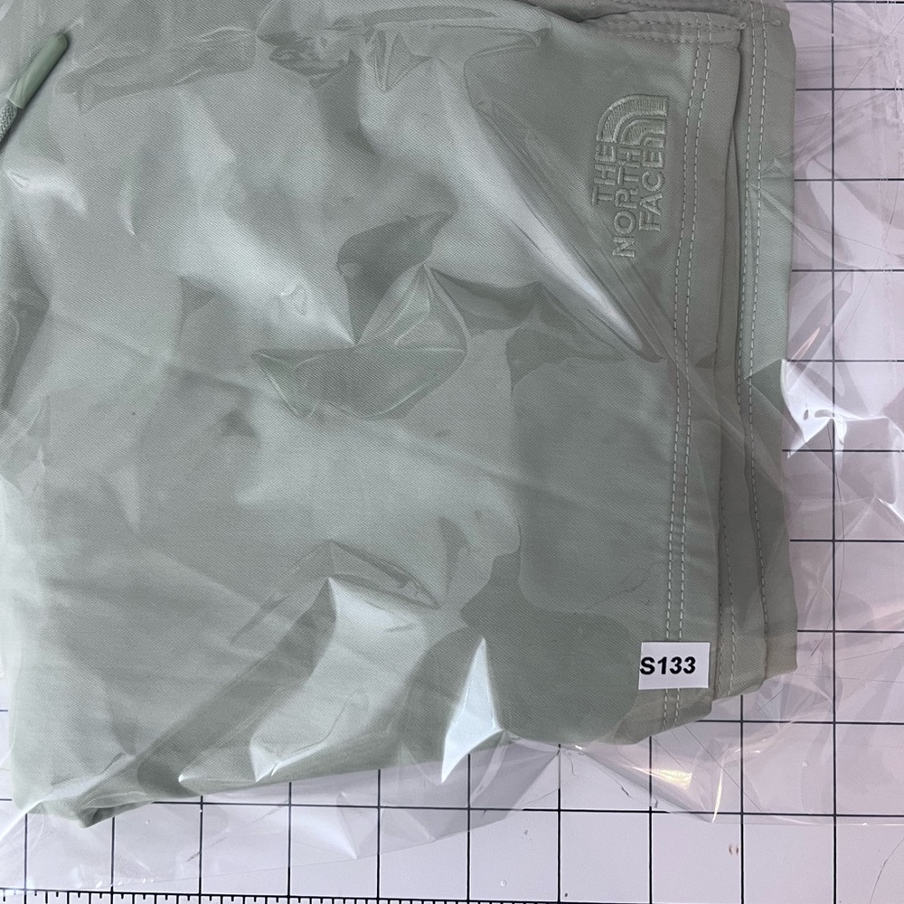 The North Face Aphrodite Bermuda Shorts Women’s Medium Long Misty Sage NWT - Picture 9 of 9